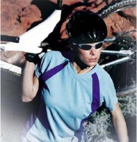 Oakley et Transitions créent de nouveaux verres solaires à teinte variable