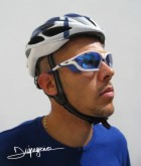 Le jeune coureur Rémy Di Gregorio porte les lunettes Demetz sur les sommets du Tour de France