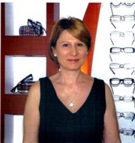 Une opticienne française sauve son client d'une tumeur