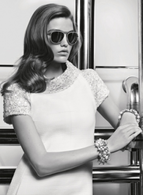 Le mannequin Luna Bijl nouvelle égérie des lunettes Chanel