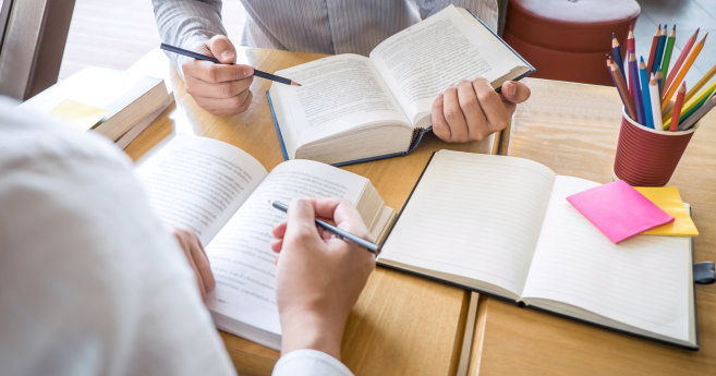 Apprentissage : ce que va changer la baisse des aides aux alternants pour les entreprises en 2026