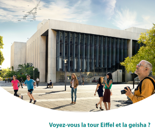 Avec « Voyez tout », Hoya s’adresse pour la première fois au grand public