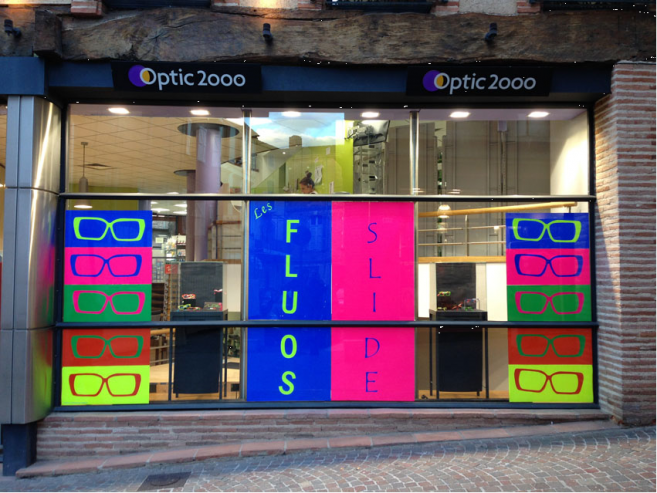 Le magasin Optic 2000 de Gaillac remporte le concours vitrine « fluos » de Roussilhe