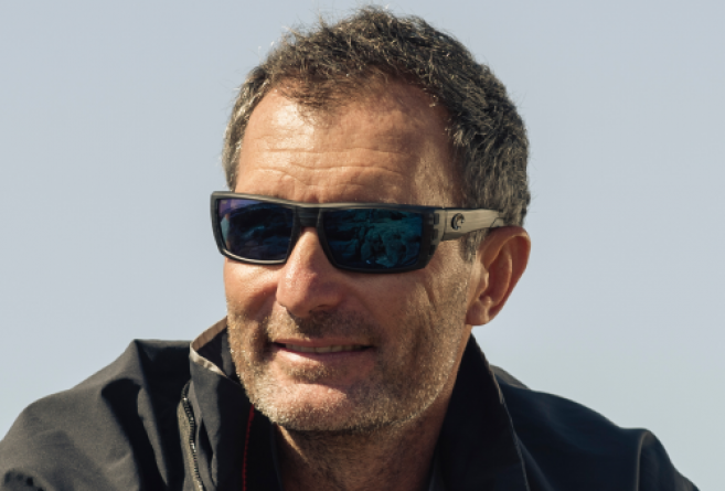 Jérémie Beyou prendra la mer avec les lunettes de la marque Costa 