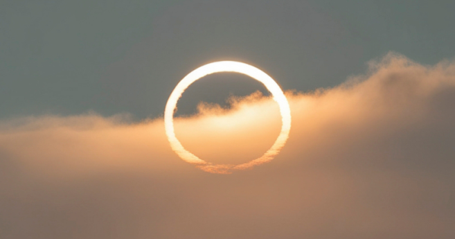 Éclipse solaire : Écouter Voir et Bayard Jeunesse s’engagent pour la prévention
