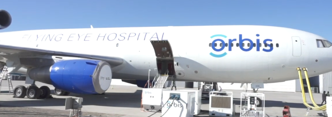« Flying Eye », un avion transformé en hôpital de formation d’ophtalmologistes