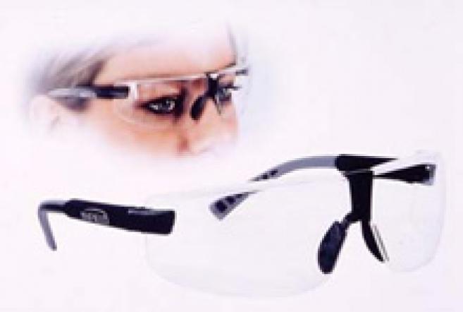 Exor, les premières lunettes de protection à oculaires asphériquement neutres