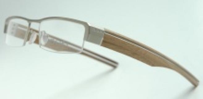 Öga+ de Morel : des modèles mêlant bois et ‘verre synthétique' au design suédois