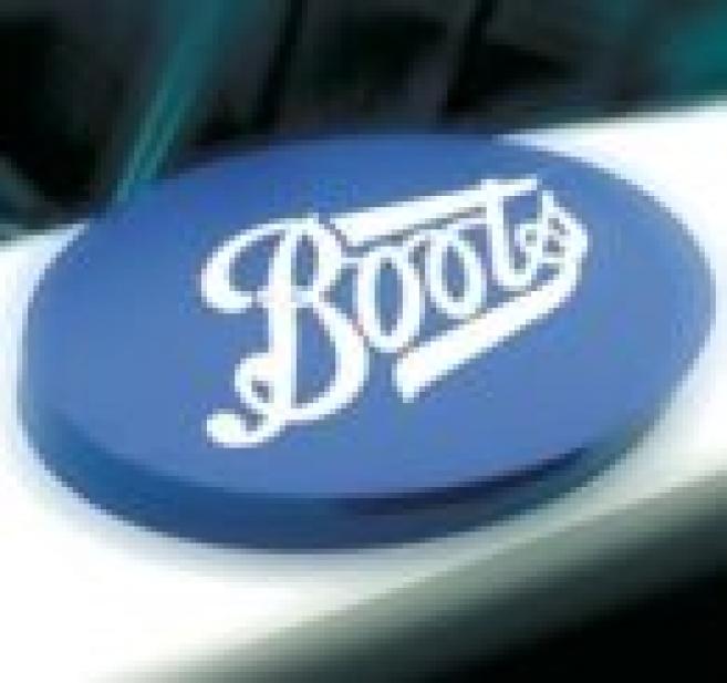 Boots Opticians fusionne avec Dollond and Aitchison pour créer la 2ème chaîne d'optique britannique