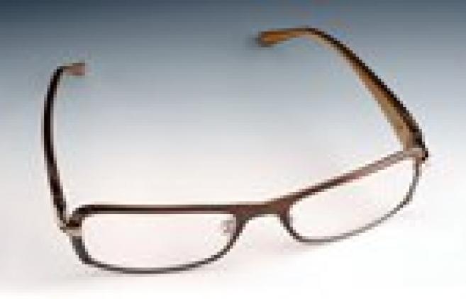 Les 1ères lunettes électroniques à indice de réfraction variable lancées en 2011 en Europe