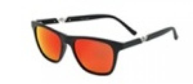 Police décline son célèbre verre miroir en plusieurs nuances « flashy »