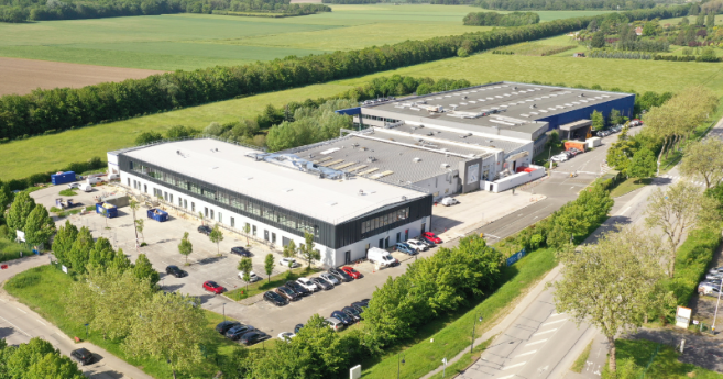 Codir : un nouveau bâtiment de production sort de terre, Krys appuie sa relocalisation en France
