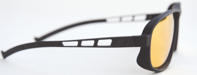 Scandela Eyewear : des blocs de carbone brut pour des lunettes haut de gamme