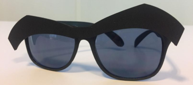 Les « lunettes-sourcils » de Fillon, l'opération avortée avant le 1er tour de la Présidentielle