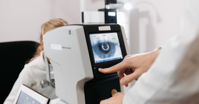 Nombre d’ophtalmologistes en France en 2025 : un effectif au plus haut depuis dix ans selon la Drees