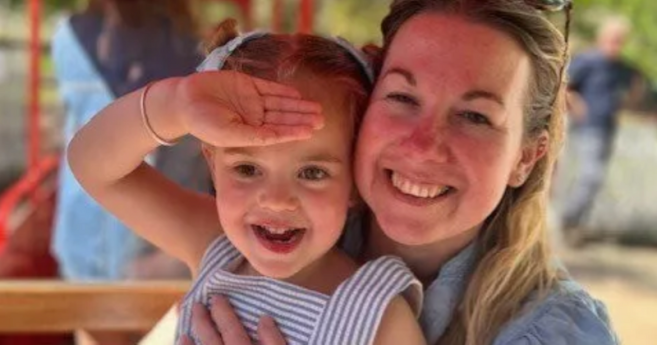 À 4 ans, soignée pour une angine, on lui retire l'oeil droit