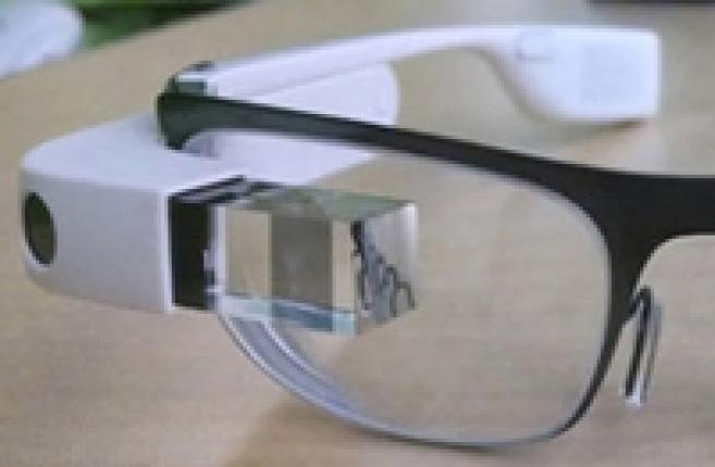 Des Google Glass compatibles avec des lunettes de vue déjà sur le web