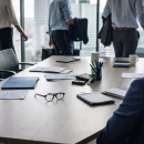 Optique-lunetterie: les syndicats de salariés dénoncent le blocage du ROF sur les salaires