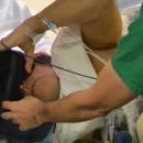 Première mondiale: un patient opéré d’une tumeur cérébrale interagit via des lunettes 3D