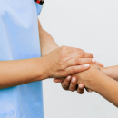 Complémentaire santé solidaire, franchises médicales, courriels Ameli... Ce qui change en avril 2026