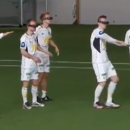 Du football avec des lunettes à réalité virtuelle: la vidéo hilarante! 