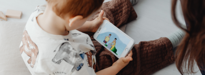 Écrans et myopie : le facteur aggravant de la vision de près permanente