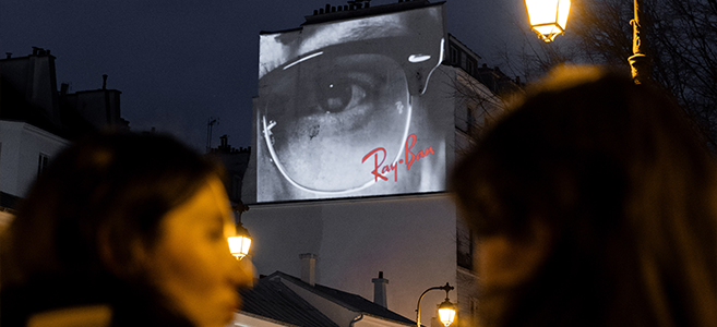 Le 8 Mars, Ray-Ban illuminait le cœur de Paris de ses célèbres icônes.