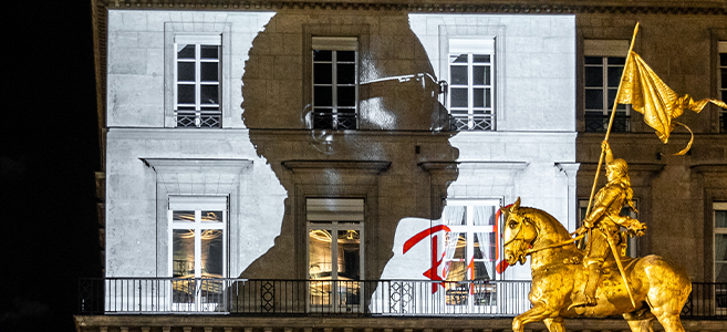 Le 8 Mars, Ray-Ban illuminait le cœur de Paris de ses célèbres icônes.