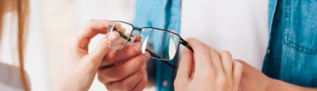 Un arrêté révise le titre professionnel de technicien en montage et vente d’optique-lunetterie