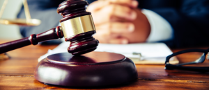 Le Conseil d’État sanctionne deux ophtalmologistes pour refus de soins