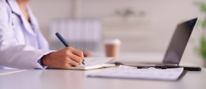 Téléconsultation : entre promesse territoriale et usage urbain, que disent vraiment les données ?