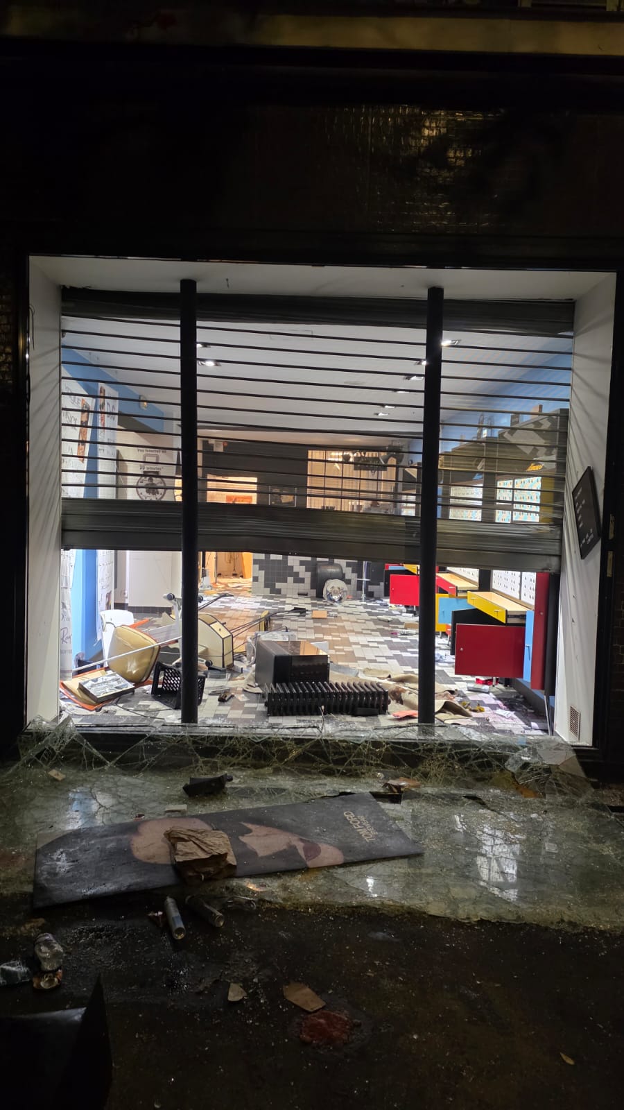 Magasin optique paris pillage opticien vandalisé