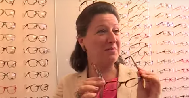 Agnès Buzyn s’est rendue chez un opticien mutualiste à Rouen (76), pour promouvoir le dispositif de la réforme 100% Santé