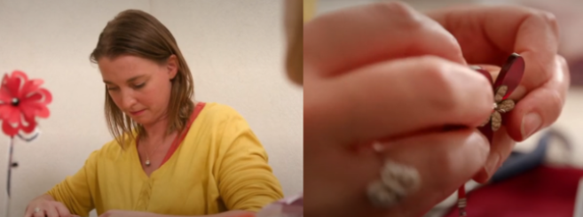 Nathalie Birault a créé sa société de bijoux pour prothèses auditives l’été dernier. Image : Captures d’écran France 2, Télématin du 18/11/19.