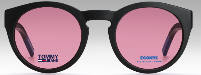 La collection de lunettes Tommy Jeans a été réalisée avec le matériau Econyl