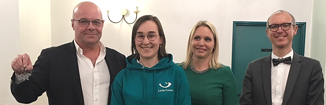 Remise du prix à la lauréate Valentine Sipolis
