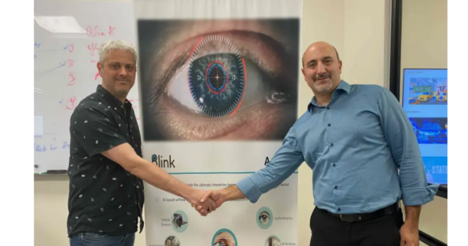 À gauche Yagan Mosheet, PDG de Shamir Optics, et Oren Yogev, PDG de Blink