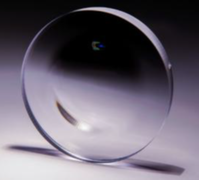 essilor.png