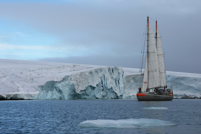 2013-tara-archipelfrancoisjoseph-taraoceanspolarcircle2013-credit-a.deniaud-taraexpeditions_2.jpg