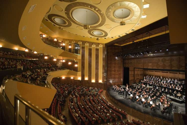 theatre_opera_glass.jpg