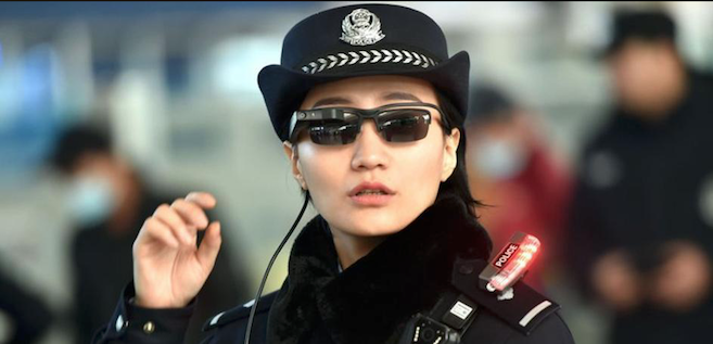 police_chine_lunettes.png
