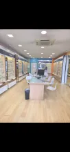 URGENT – À VENDRE : MAGASIN D'OPTIQUE À VÉNISSIEUX 