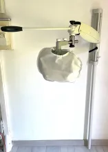 Refracteur mural avec pied