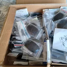 Gros lot de + de 100 paires verres solaires Ray Ban d'origine