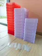 Lot 32 péniches en plastique 