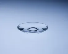 Bi-concave à facette