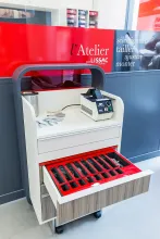 Chaque magasin dispose d’une boîte d’essai avec plus de 200 verres progressifs.