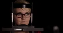 Le Groupe de recherche Zeiss au sein de l’Université de Tübingen (Allemagne), a réalisé une étude conjointe avec FKFS, (centre de recherche automobile à Stuttgart) sur le mouvement des yeux des conducteurs et l’éblouissement. Durant 97 % du temps enregistré, ils regardent la route. Durant 2 % du temps enregistré, ils observent le tableau de bord. Durant 1 % du temps enregistré, ils regardent leurs rétroviseurs.