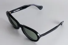 Paire de lunettes d’AUDREY HEPBURN en acétate teinté noir