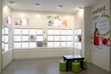Corner enfant avec une immense tablette digitale pour jouer